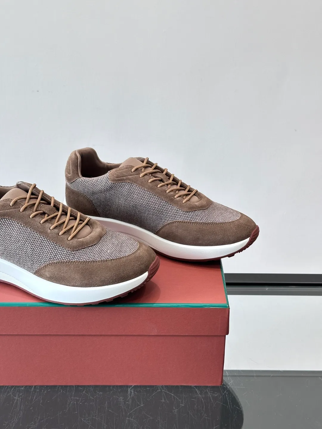 Men's men's shoes 💰p580 "Loro men's shoes 💰pian＊" Week End Walk series sports shoes, using exclusive raw materials, mesh upper + suede stitching, breathable and comfortable, rubber soles with strong grip, suitable for commuting and casual outings. Low-key high-end gray tone, versatile suit or casual wear, size: 39-44 (customized at 38.45.46)